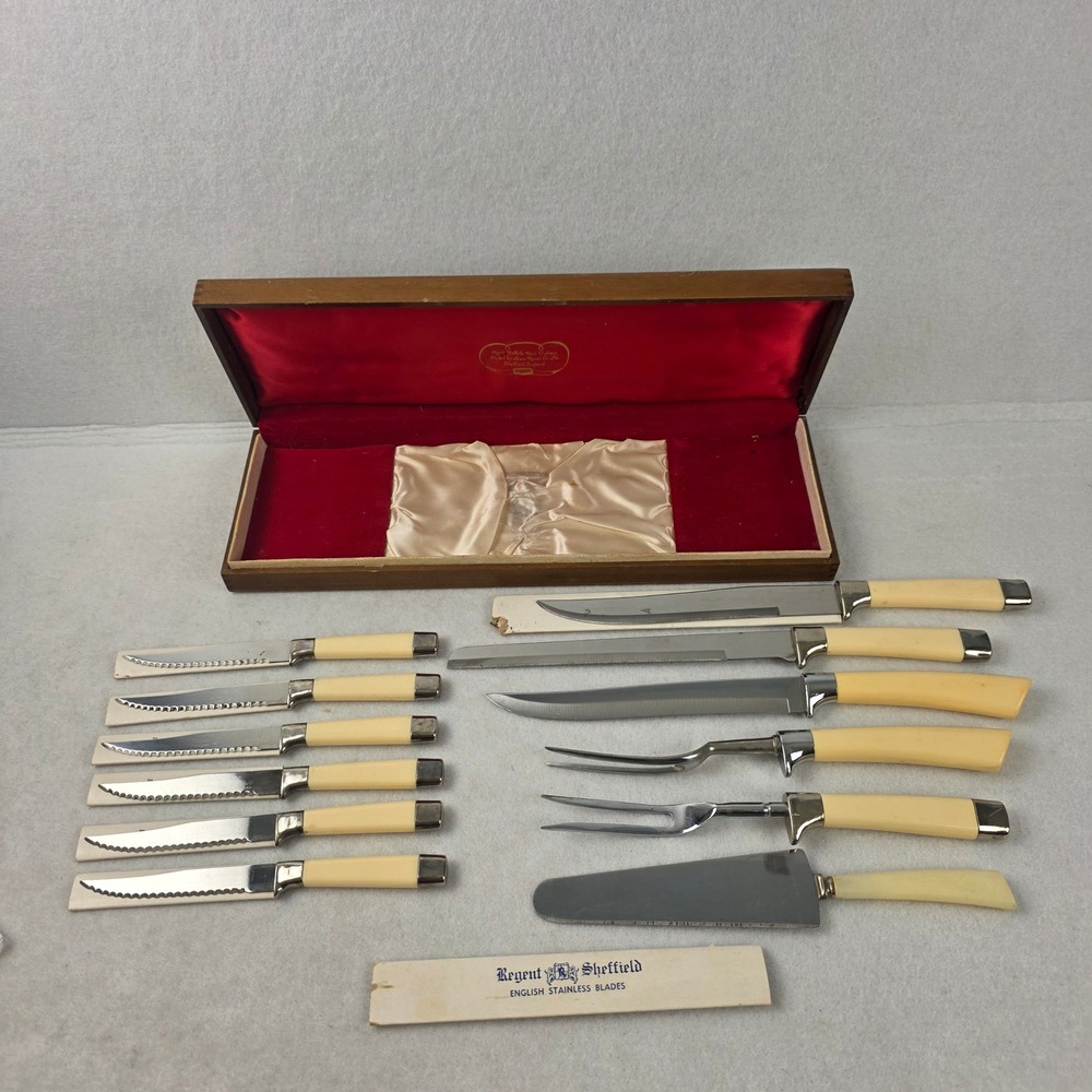 Vintage Regent Sheffield Wavecrest Cutlery Set 12pc Steak Knives Carving Set Box